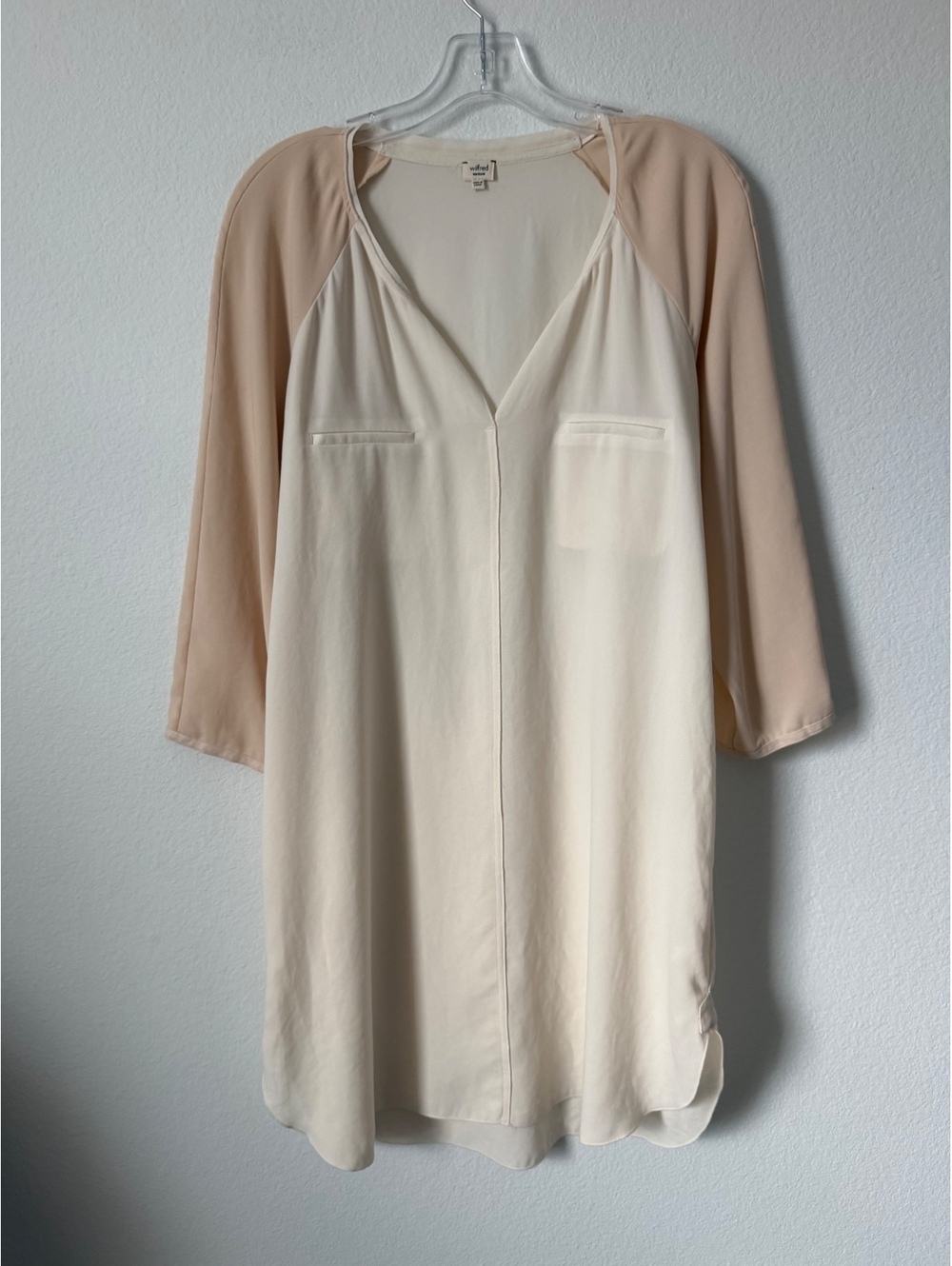 Wilfred Beige/Cream Raglan 3/4 Sleeve V-Neck Sheer Tunic Blouse Women's Size M